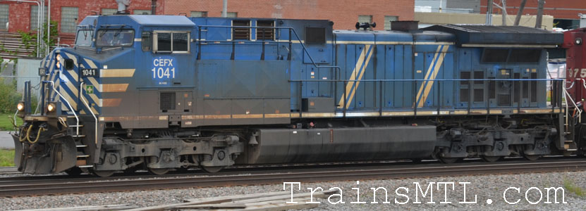 Locomotive CEFX1041 left side / coté gauche